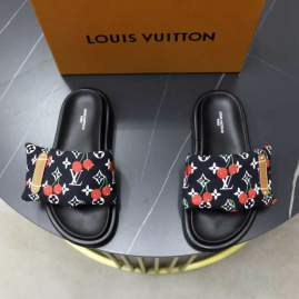 Picture of Louis Vuitton Slippers _SKULVsz35-46hnh07141196